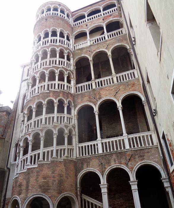 башня - драгоценность Венеции