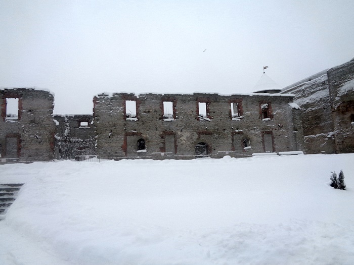 разрушенные постройки