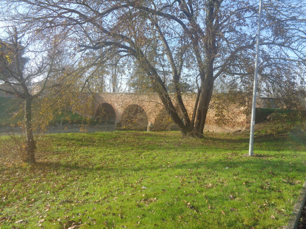 мост рядом с аббатством Помпоза
