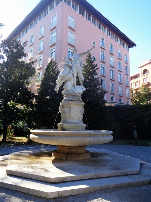 фонтан Гелиос и Селена