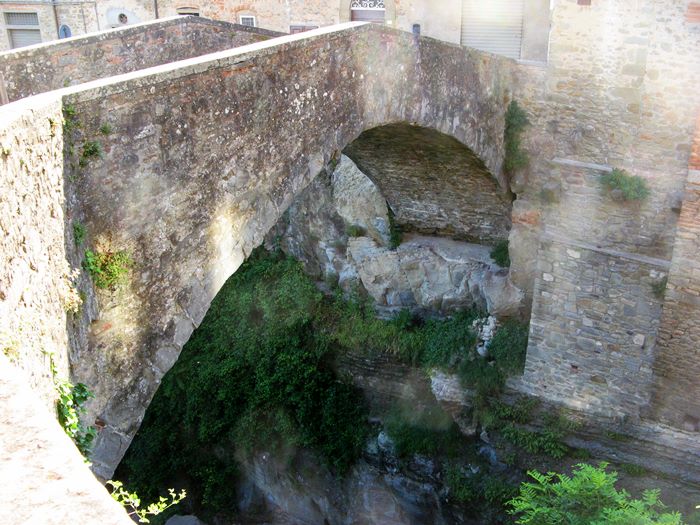 римский мост в Лоро Чуффенна
