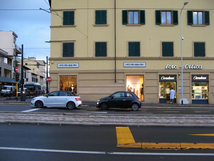 широкая улица во Флоренции