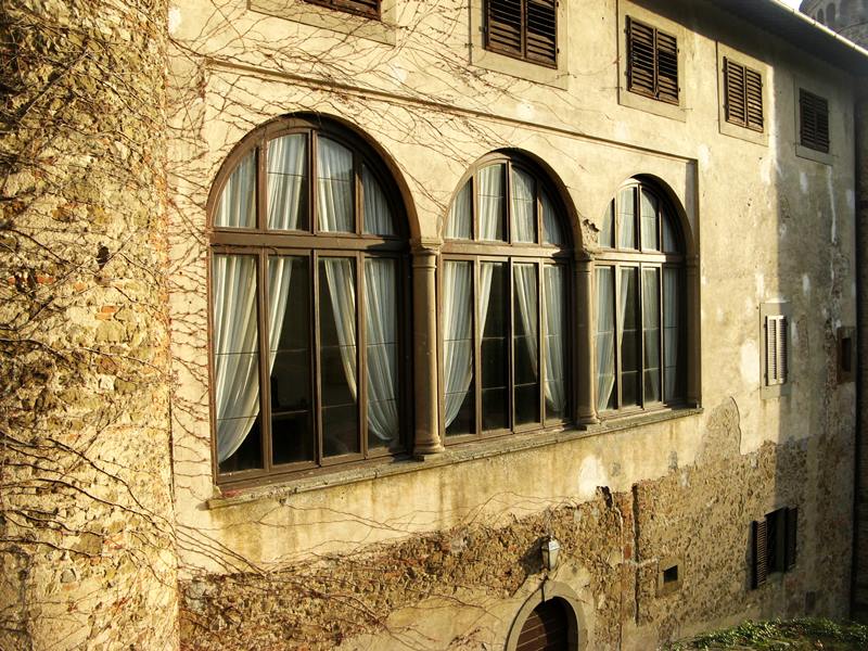 окна столовой в замке Гальбино