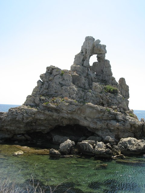 ostrov-pyanoza-остров-пьяноза-скала