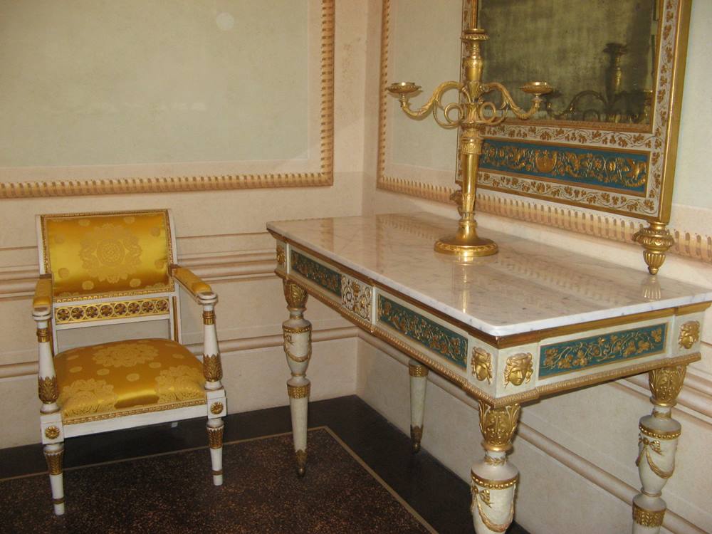 Комната во дворце Мулини