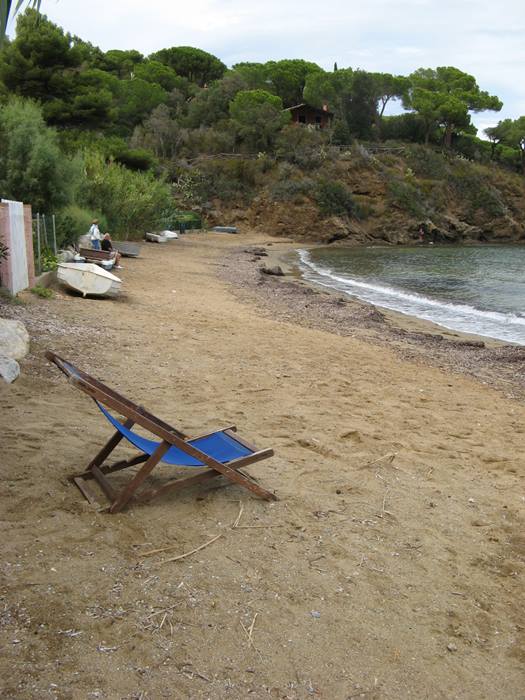 кресло на пляже Стракколиньо