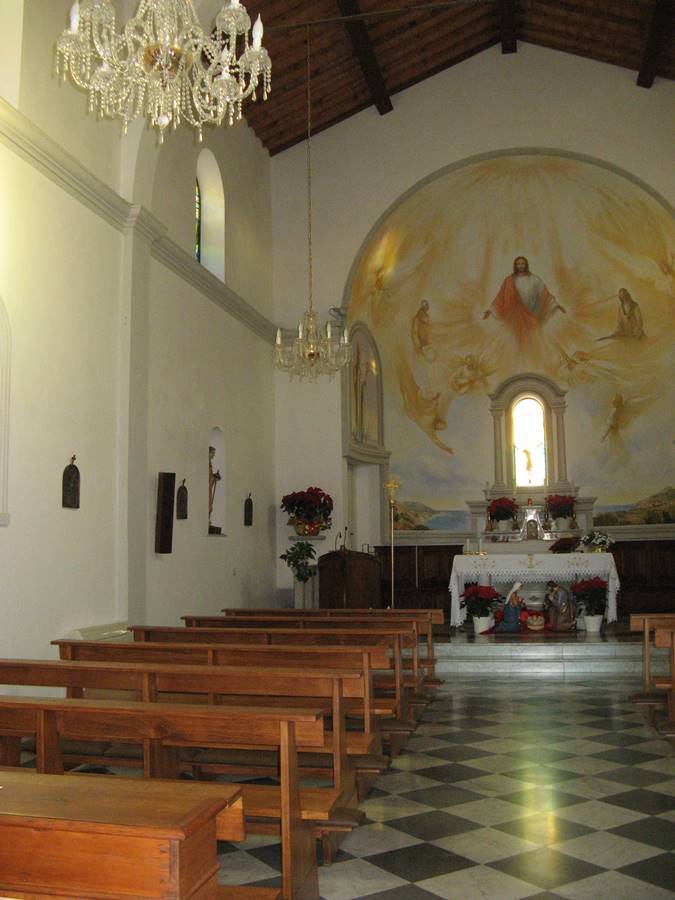 внутреннее убранство церкви в Помонте