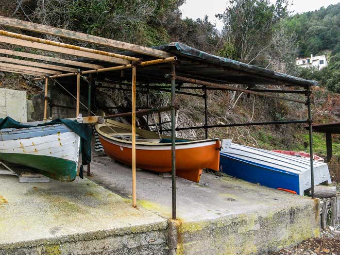 хранение лодок на пляже Ла Кала