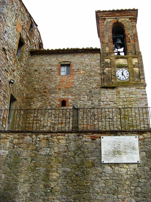 часы и колокольня в крепости Сан Савино