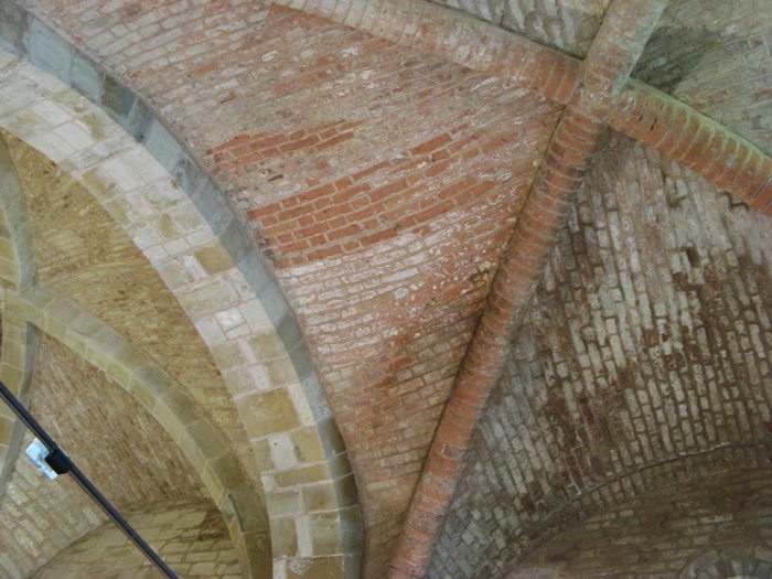 потолок в церкви Сан Пьетро в Сан Джовани д'Ассо 