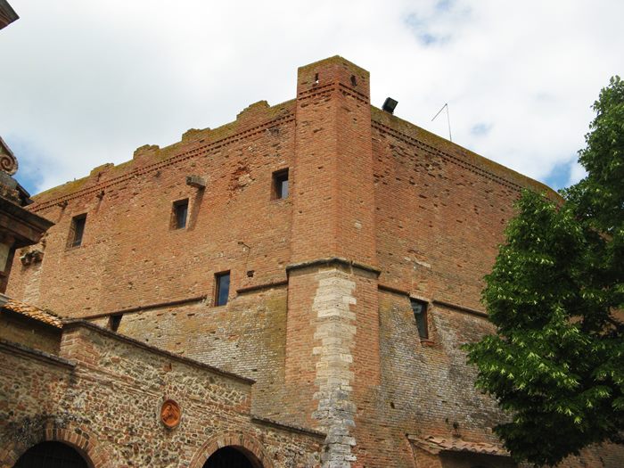 Сан Джовани д'Ассо - замок