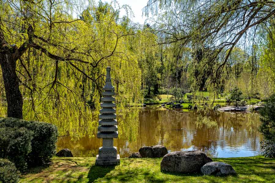 Японский сад - пагода