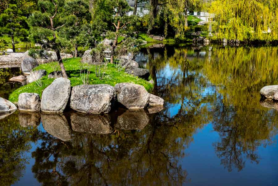 Японский сад - камни