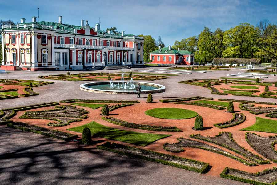 Кадриорг - дворец и парк рядом