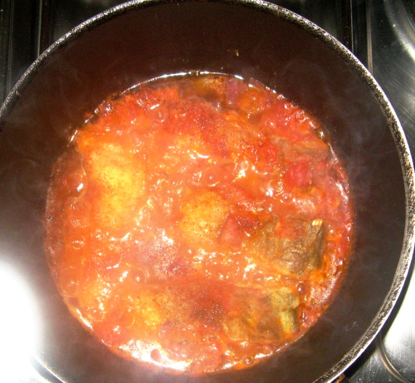 тушение трески в томатном соусе