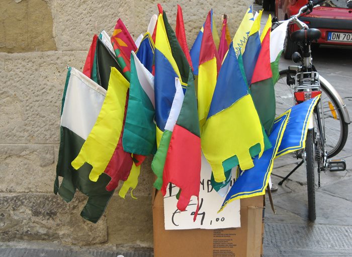 флаги 4-х кварталов в Ареццо
